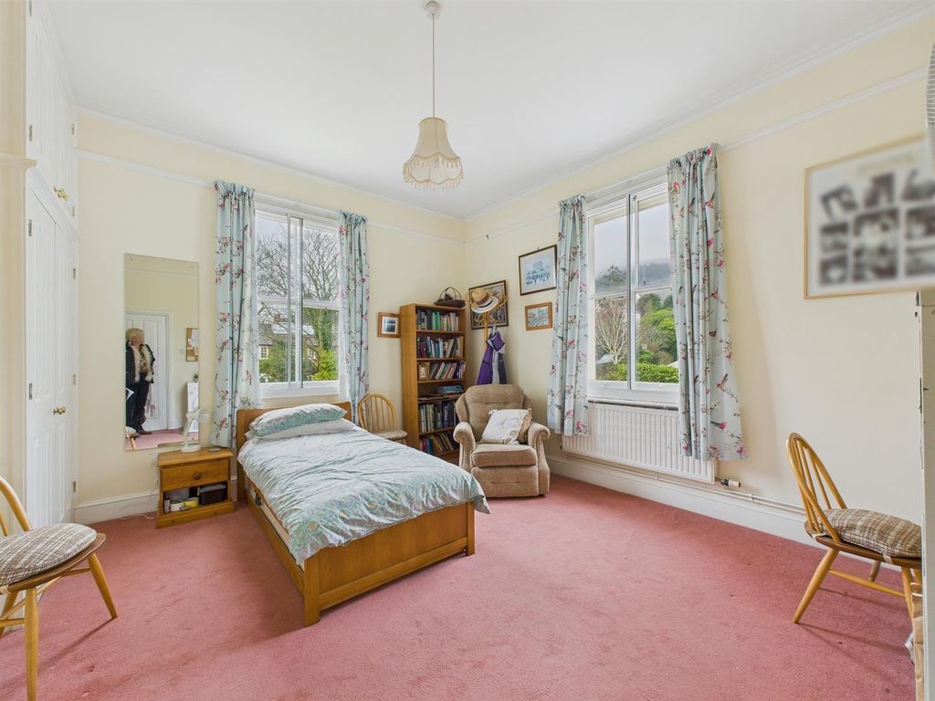 Property photo 3 of 24 Bed2.Jpg