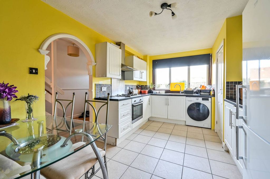 Property photo 3 of 13