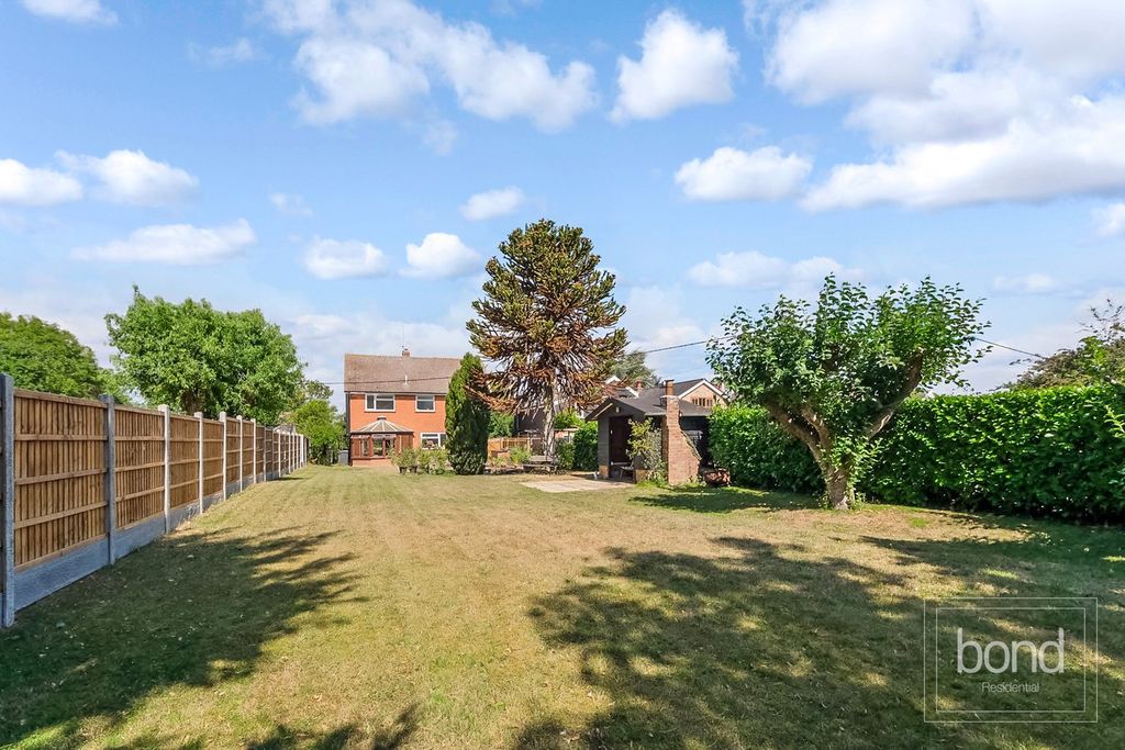 Property photo 2 of 28