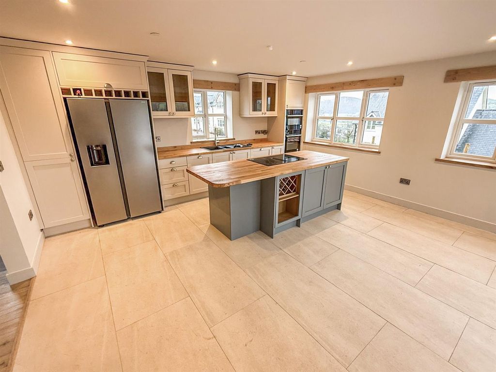 Property photo 2 of 18 Kitchen/ Family Room