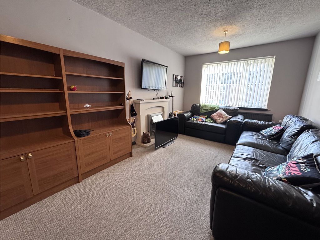 Property photo 2 of 10 Picture No. 12