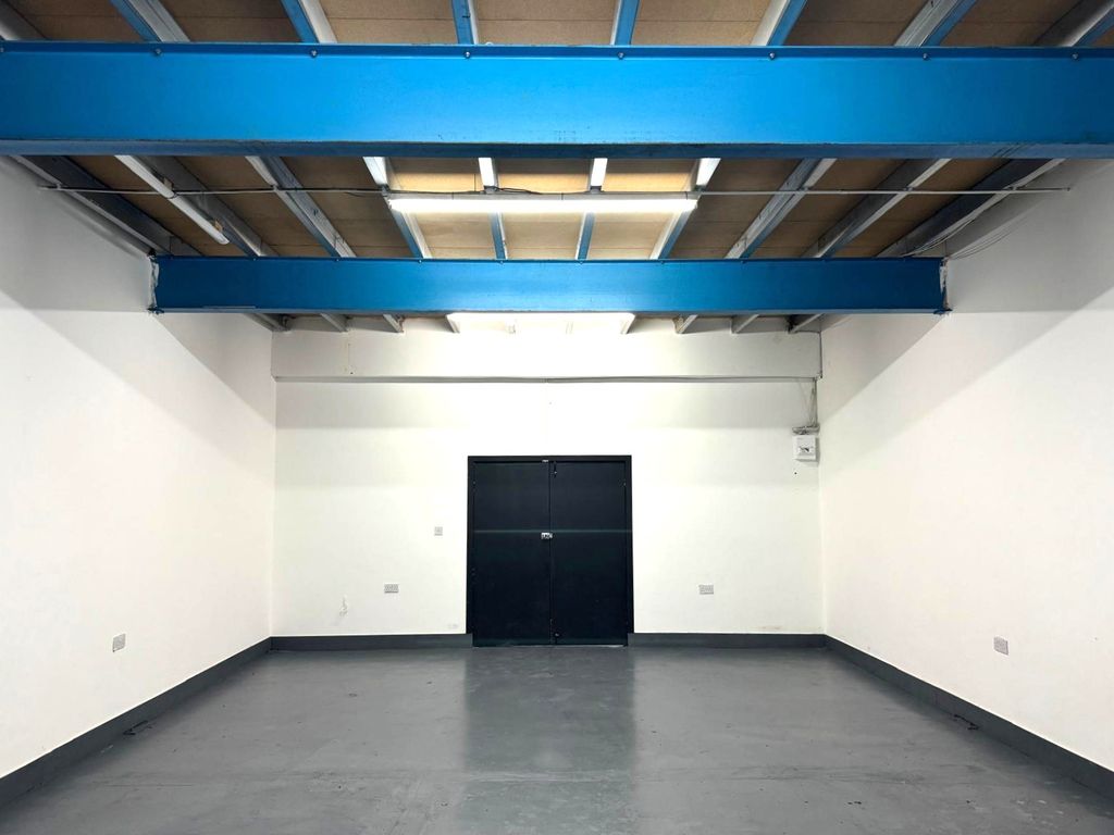 Property photo 2 of 6