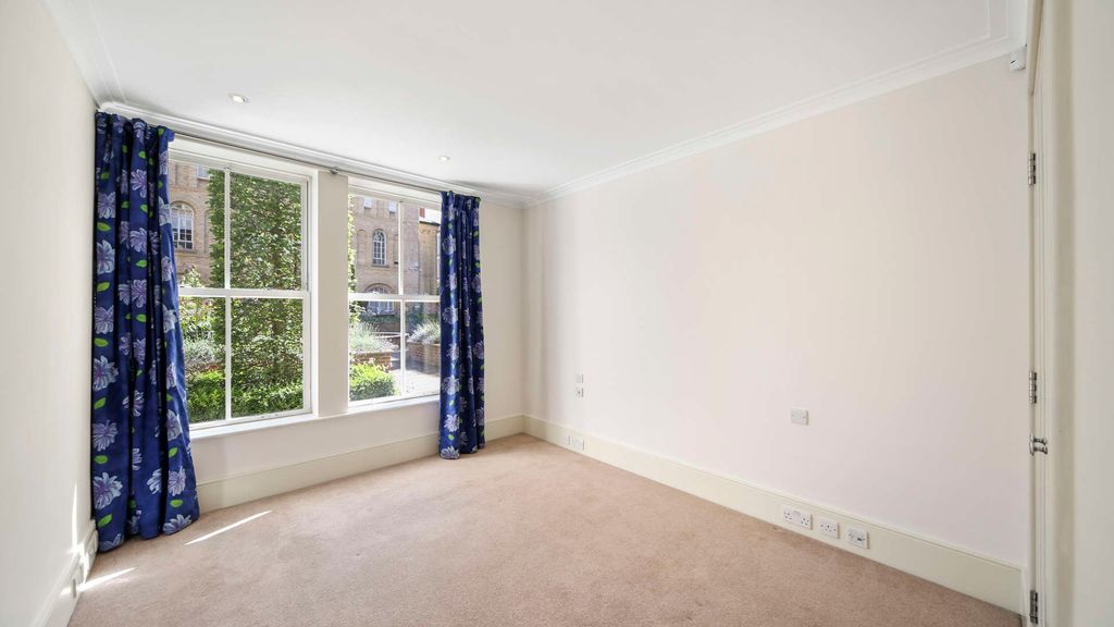 Property photo 3 of 8