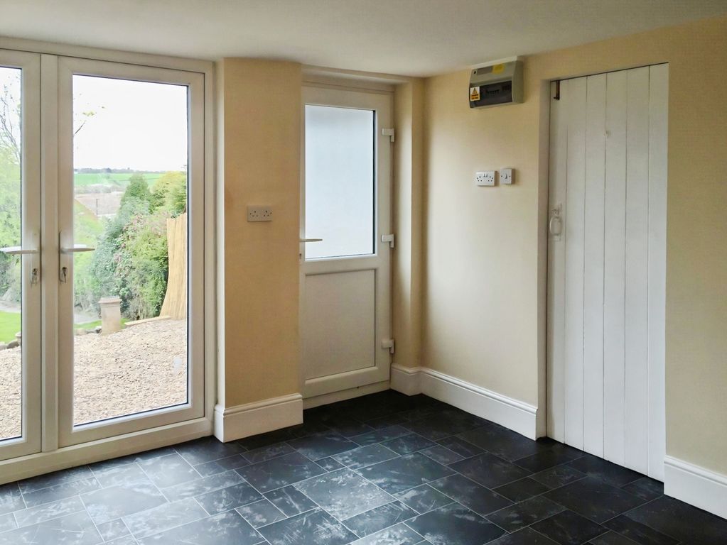 Property photo 2 of 8 2d18Ebf3-674102A3-A7Bc-4Ebc-B235-De8d14c45479