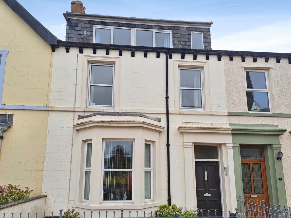 Property photo 1 of 12 External