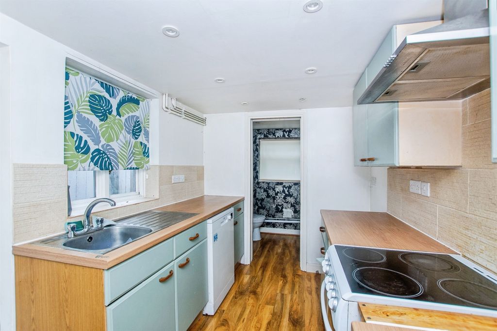 Property photo 2 of 14