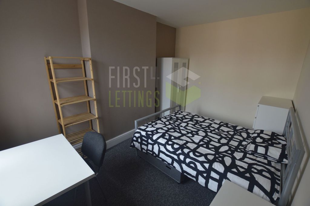 Property photo 3 of 12 Bedroom