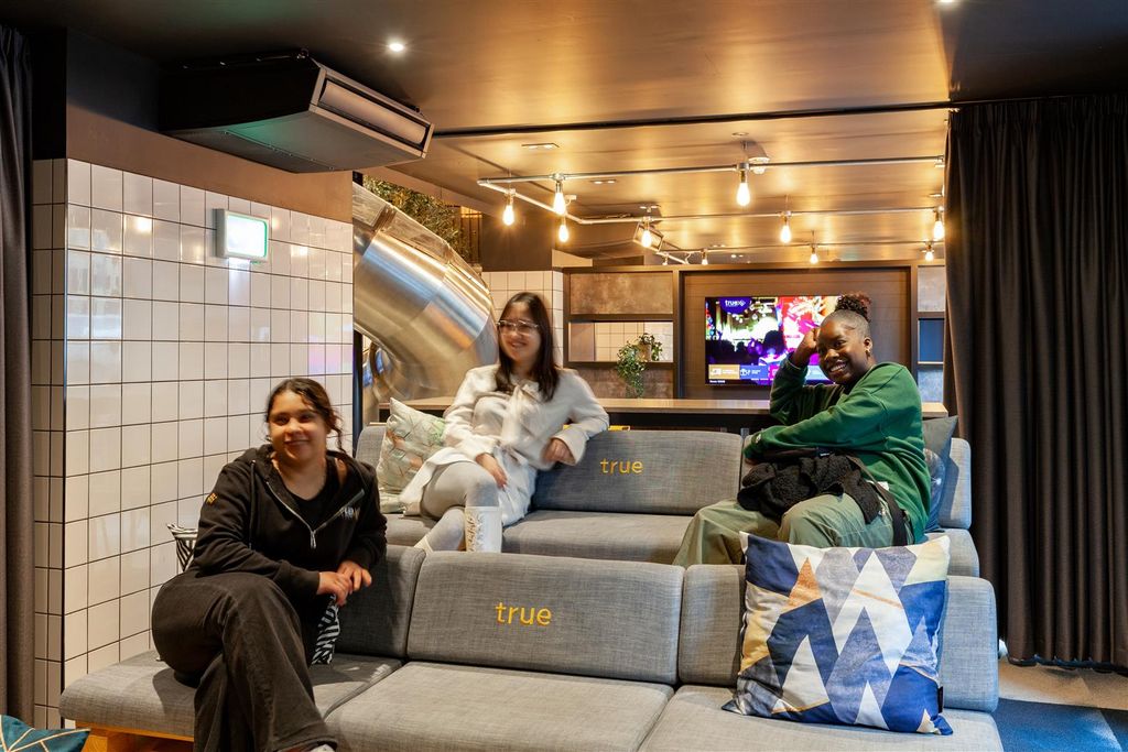 Property photo 3 of 39