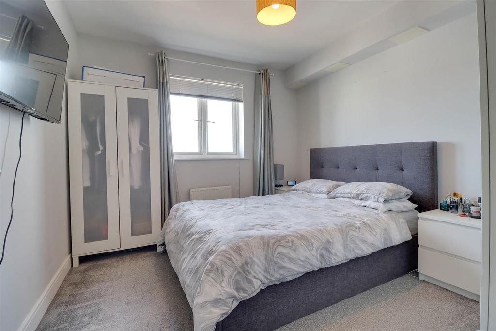 Property photo 3 of 9 Flat 28 Riverview-9.Jpg