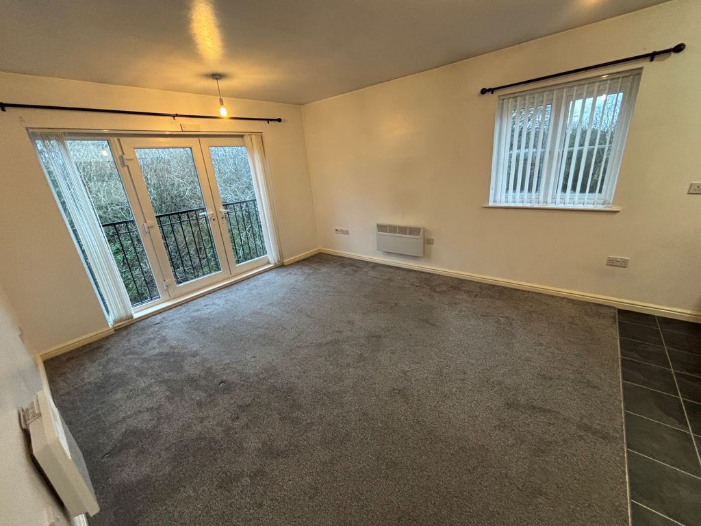 Property photo 1 of 9 Balcony