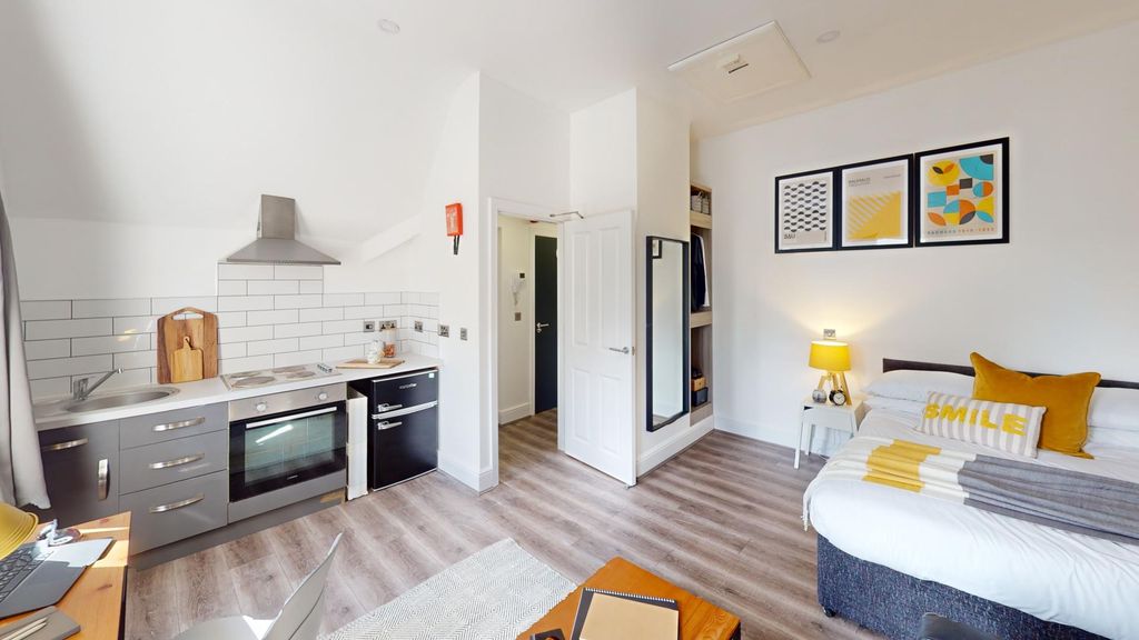 Property photo 1 of 4