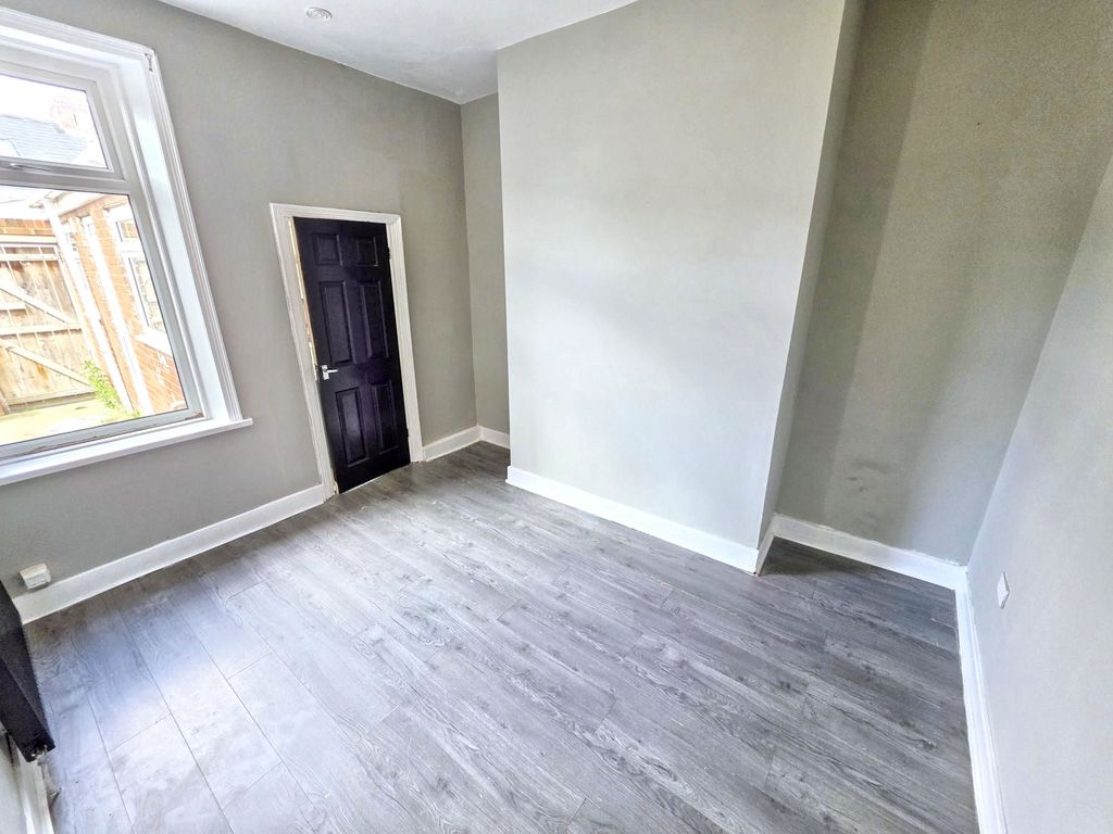 Property photo 2 of 26