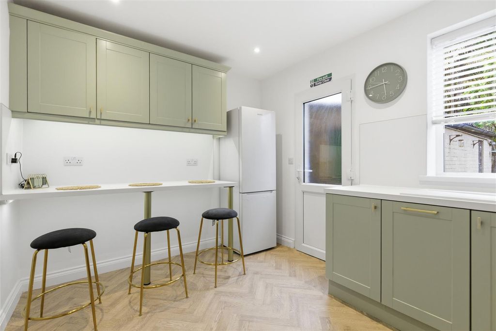 Property photo 3 of 16 Little John Road 10.Jpg