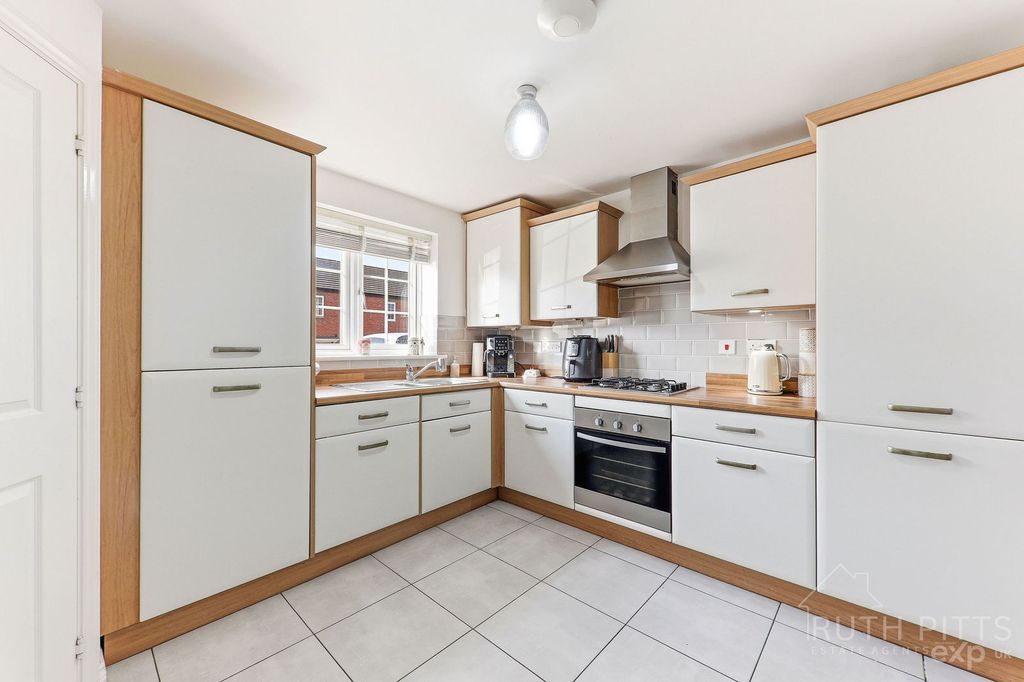 Property photo 3 of 25