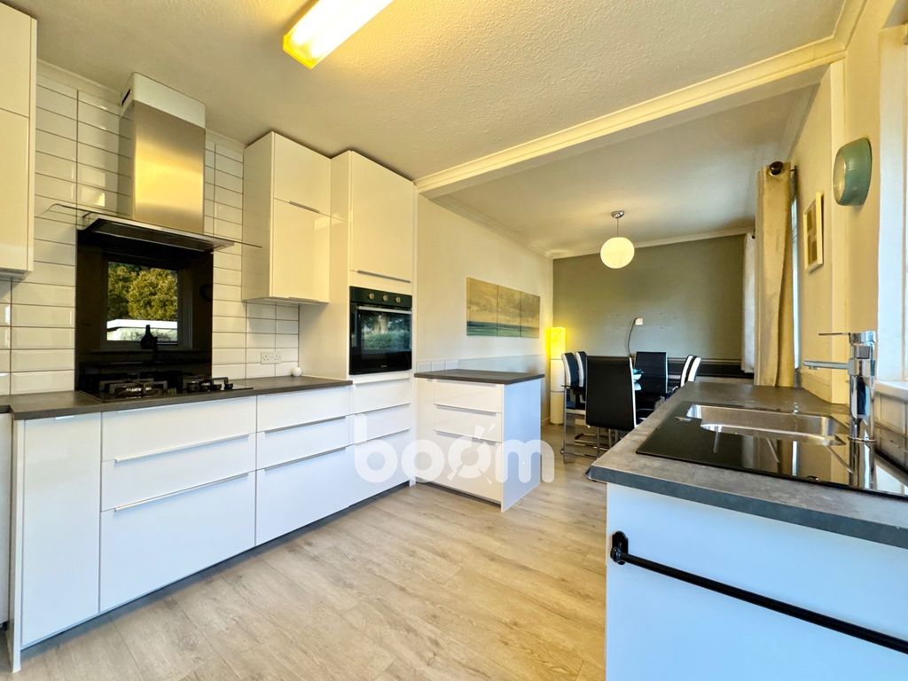 Property photo 3 of 33 Img_8548