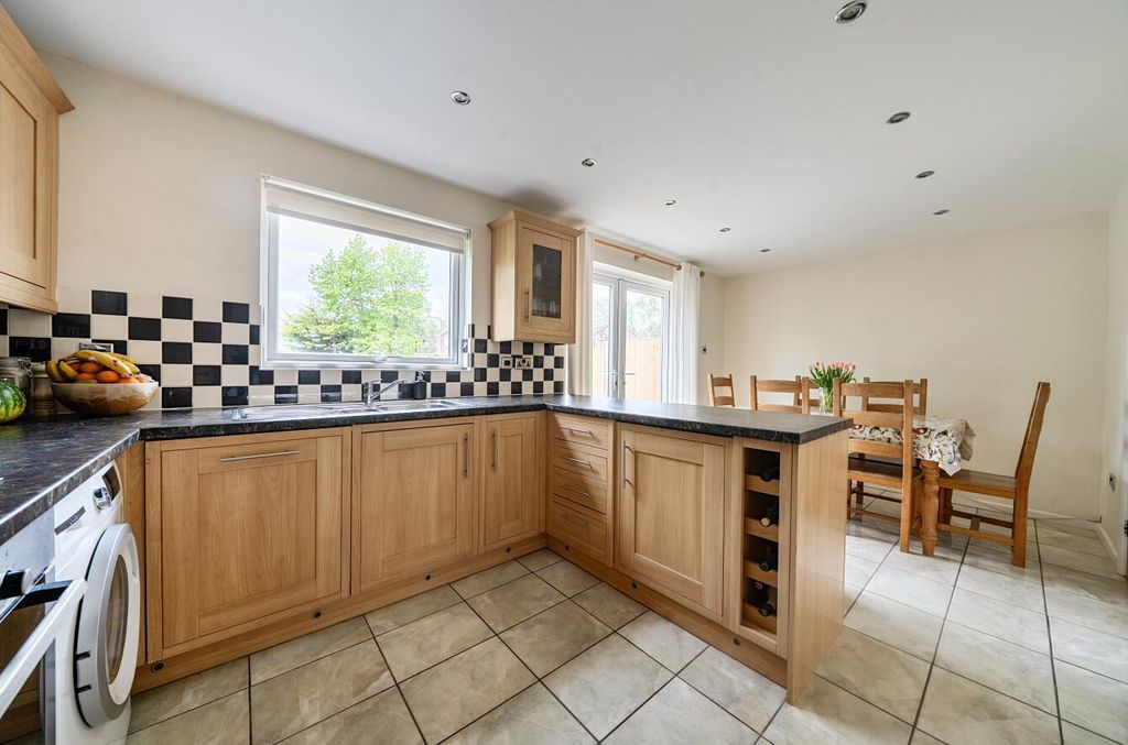 Property photo 3 of 17 1453221-17-6A032A10E0365.Jpg