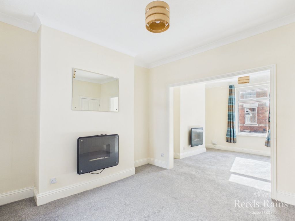 Property photo 3 of 14 Dining Room