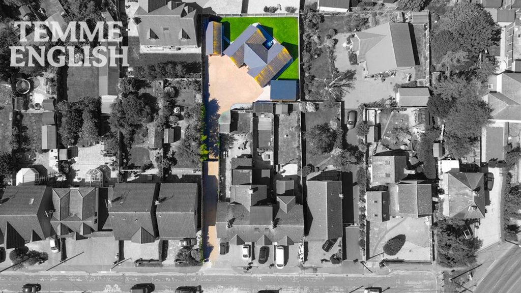 Property photo 3 of 29