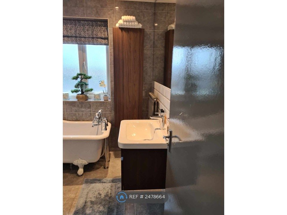 Property photo 3 of 3