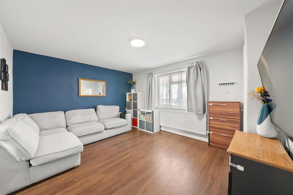 Property photo 2 of 21