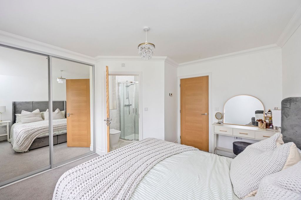 Property photo 3 of 16 Bedroom 1