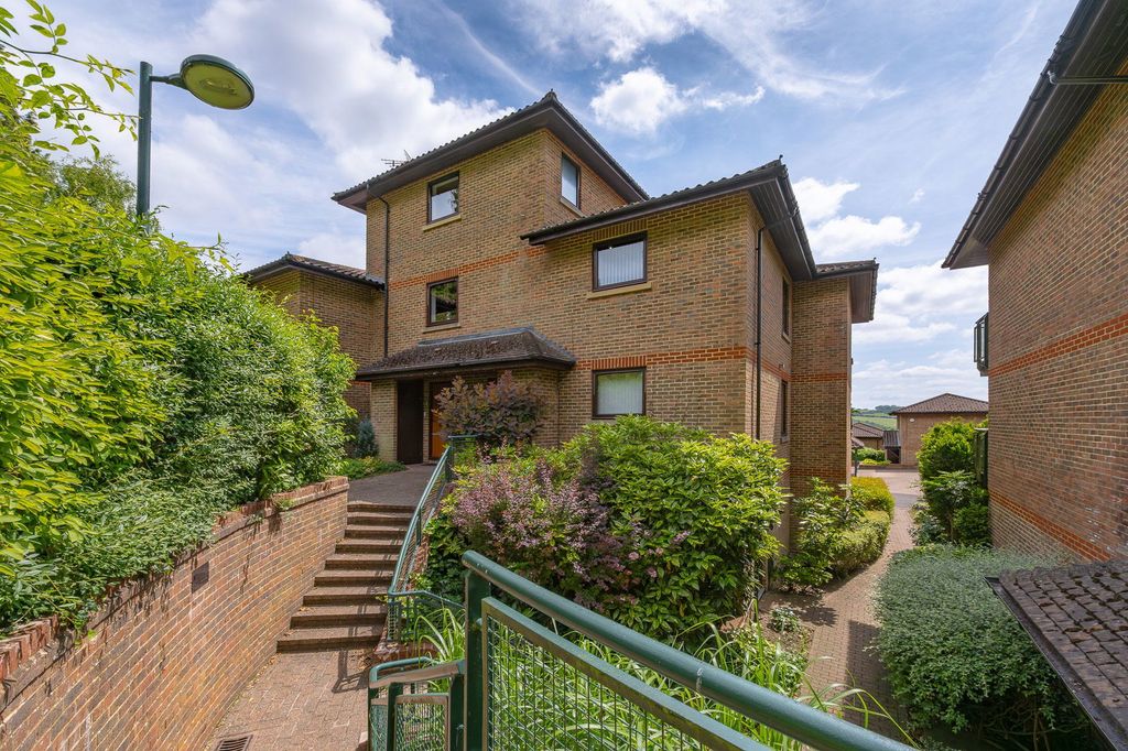 Property photo 3 of 41