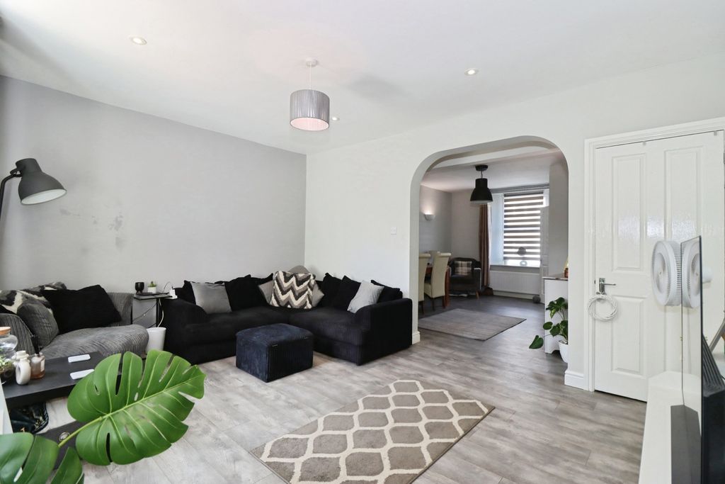 Property photo 2 of 14 Pbox-Img.Jpg