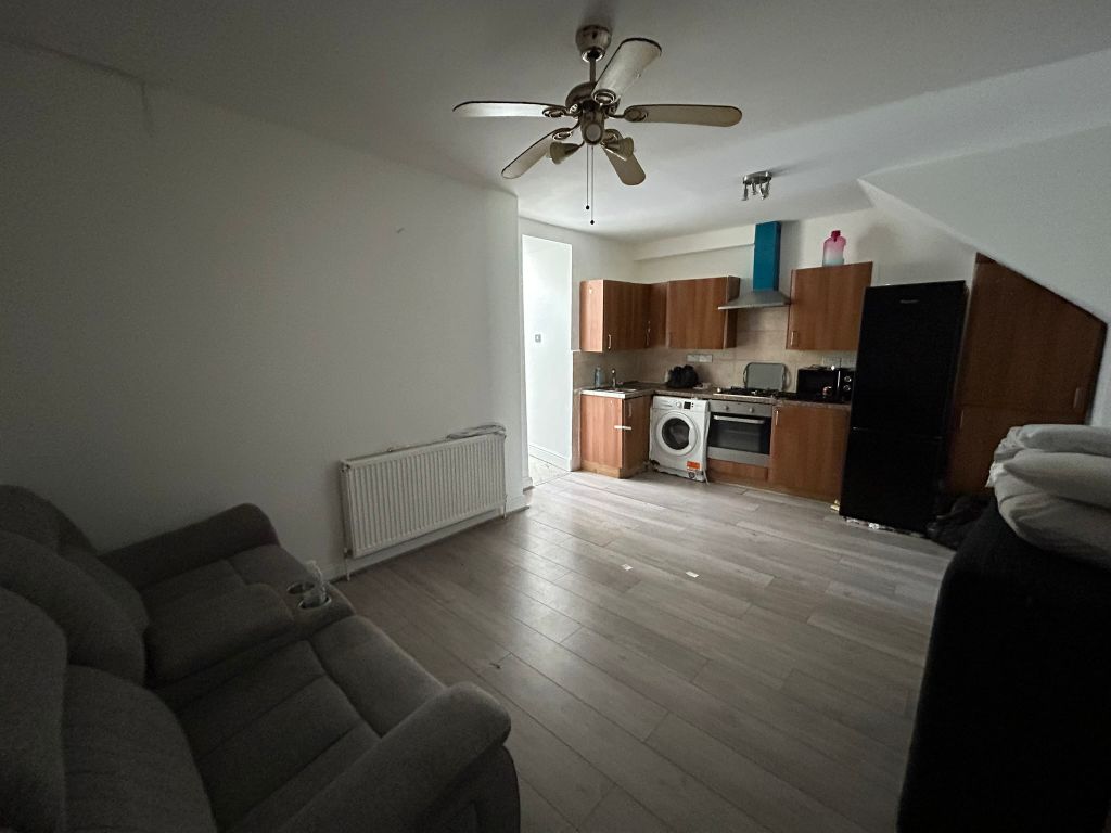 Property photo 2 of 12