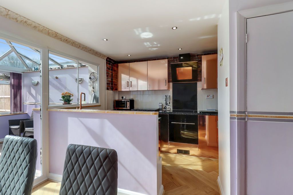 Property photo 3 of 20 Photo 5