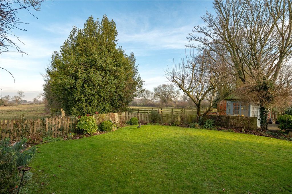 Property photo 2 of 27 Picture No. 03
