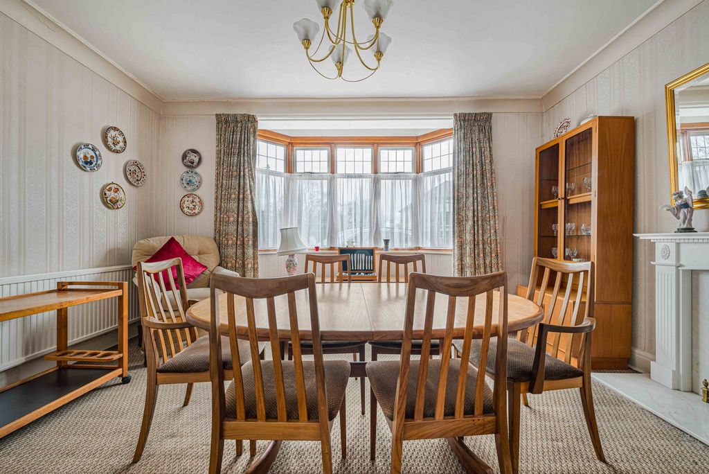 Property photo 3 of 15 Photo 9