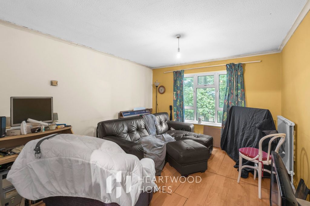 Property photo 2 of 8