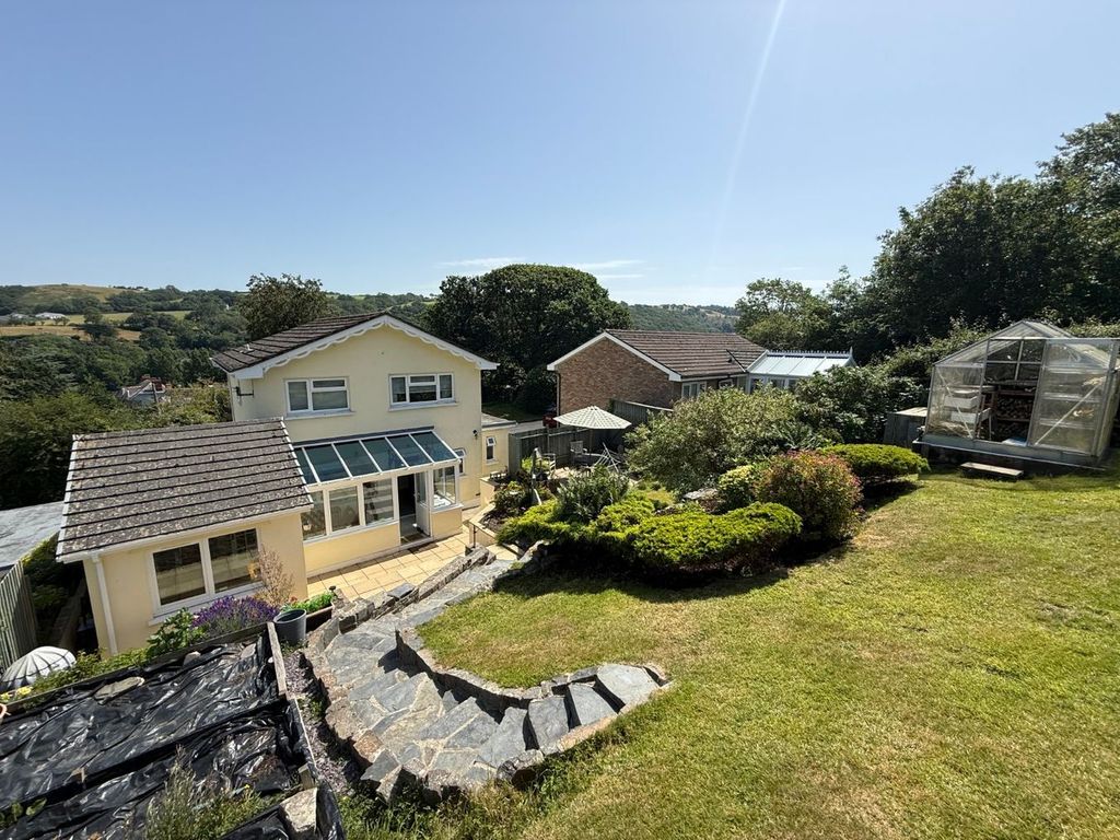 Property photo 3 of 47