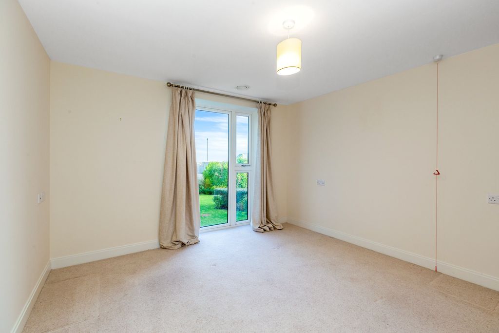 Property photo 3 of 8