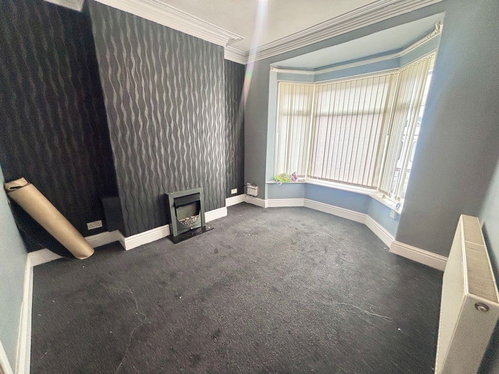 Property photo 2 of 10 Living Room
