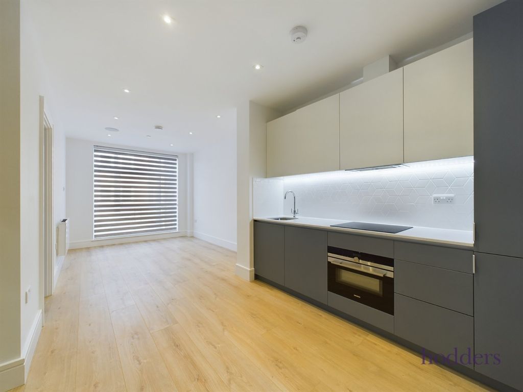 Property photo 3 of 9 Picture No. 27