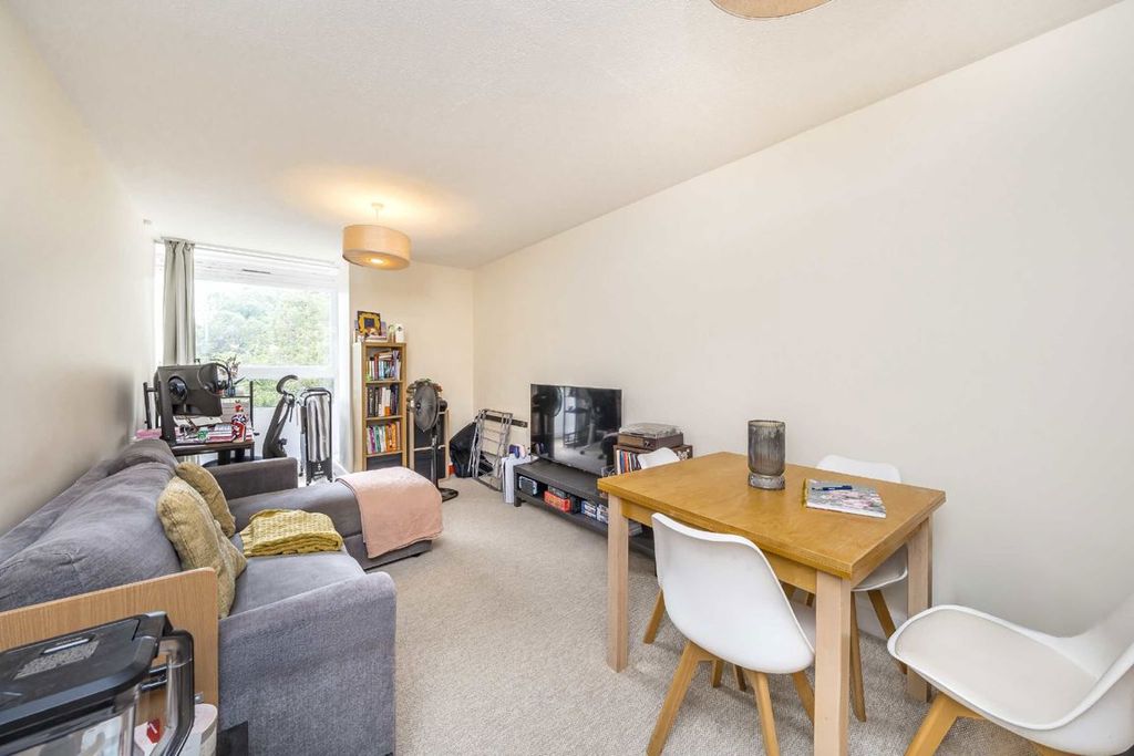 Property photo 2 of 4