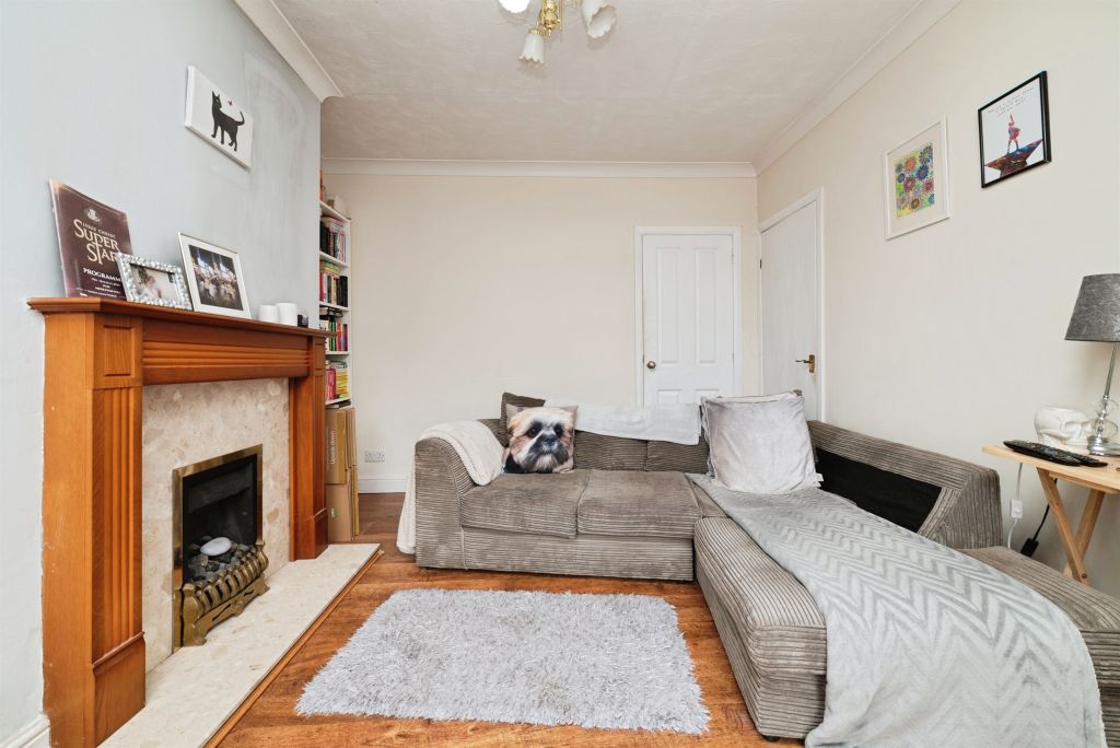 Property photo 3 of 12