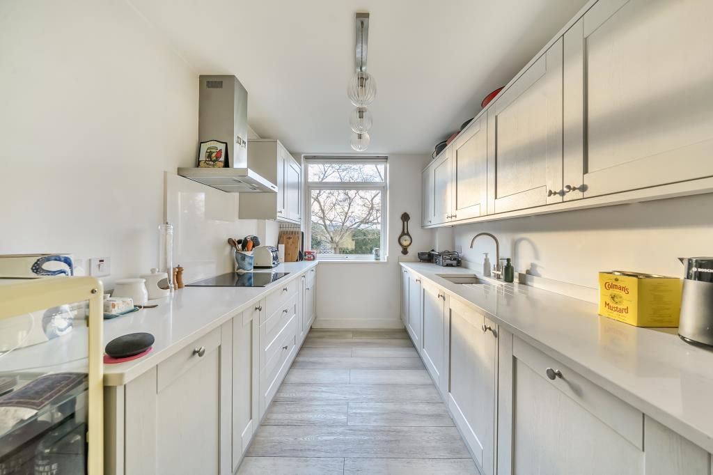 Property photo 3 of 16 Kitchen