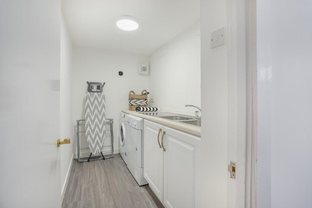 Property photo 2 of 30