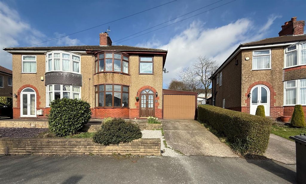Property photo 1 of 11 External