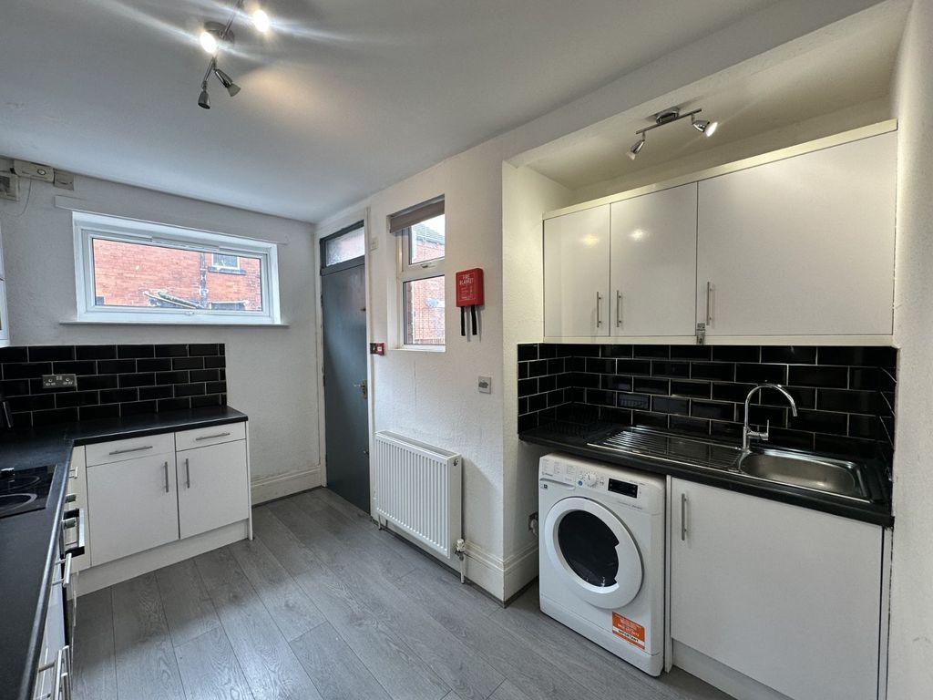 Property photo 3 of 16 Picture No. 05