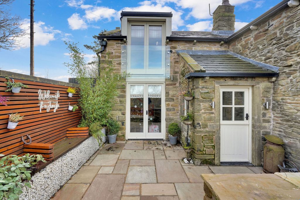 Property photo 3 of 41