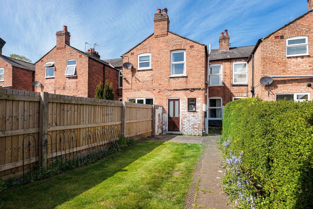 Property photo 2 of 12