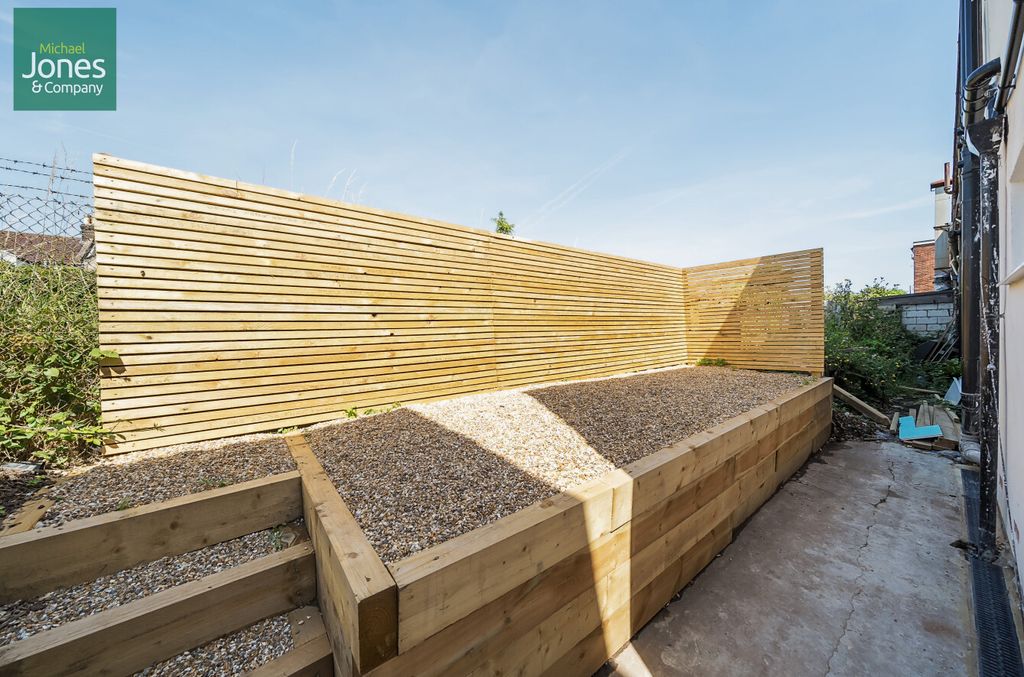 Property photo 3 of 9 Courtyard