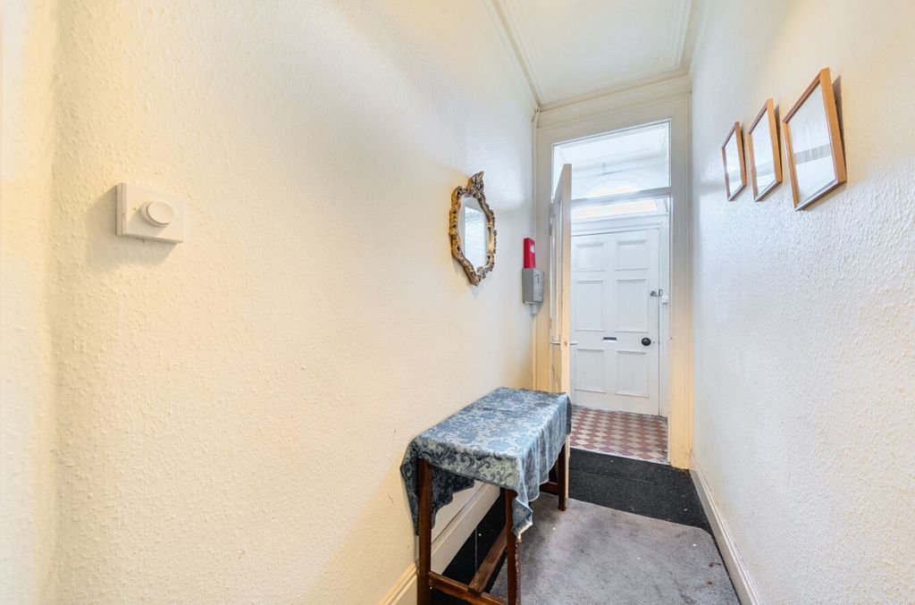 Property photo 3 of 25 Ewemove Harrogate Entrance Hall