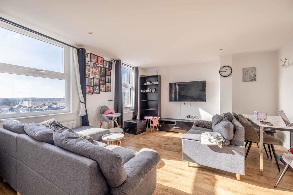 Property photo 3 of 9