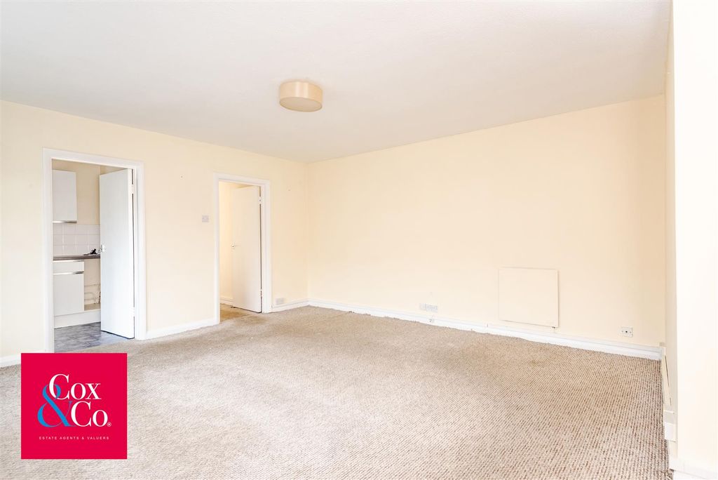 Property photo 2 of 14 81O_7864.Jpg