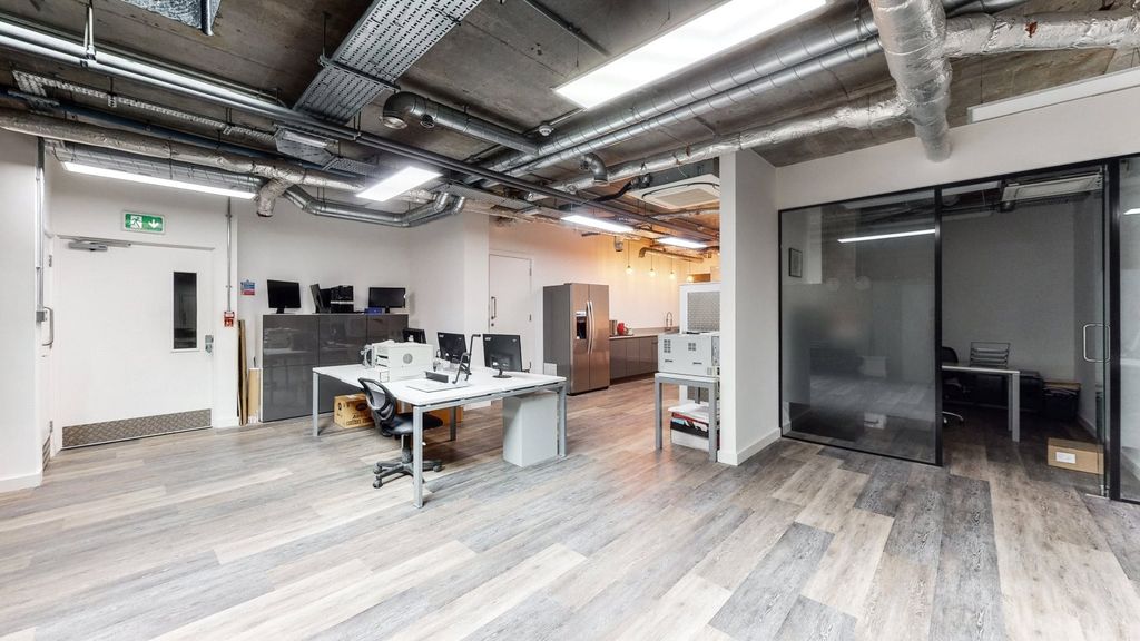 Property photo 2 of 15 Picture No. 04