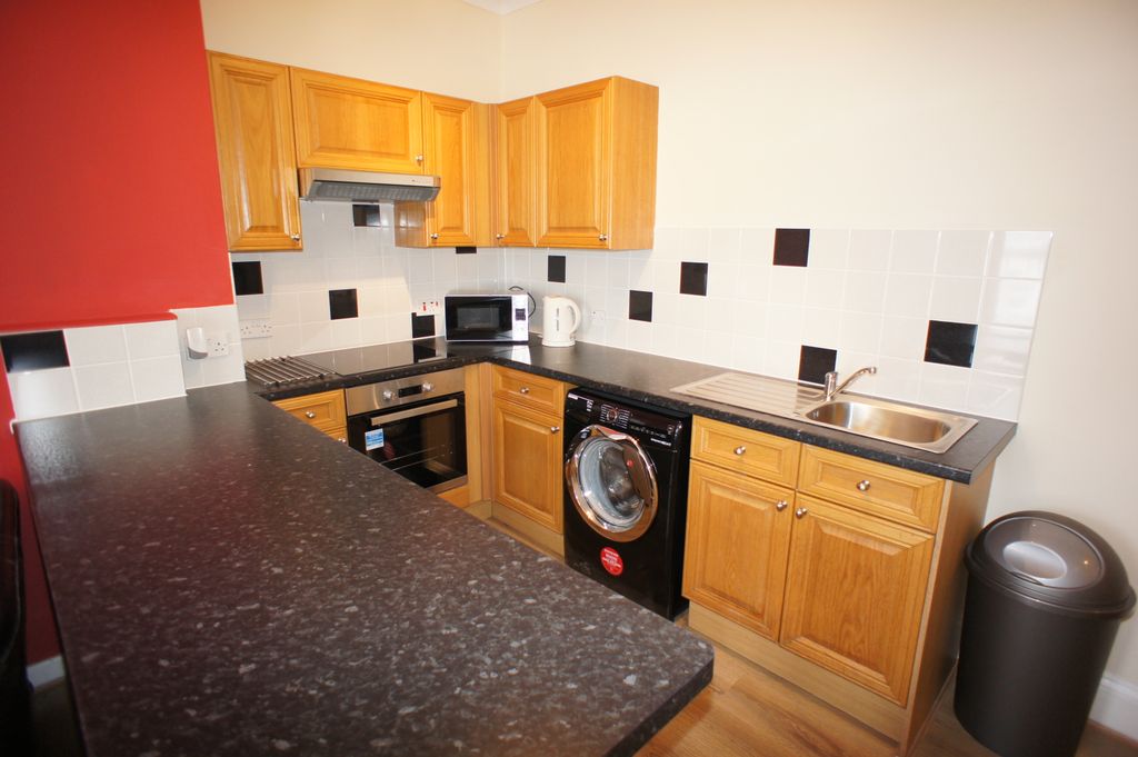 Property photo 2 of 18 Kitchen/Diner